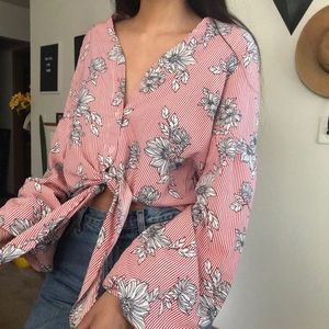 Balloon sleeve floral top